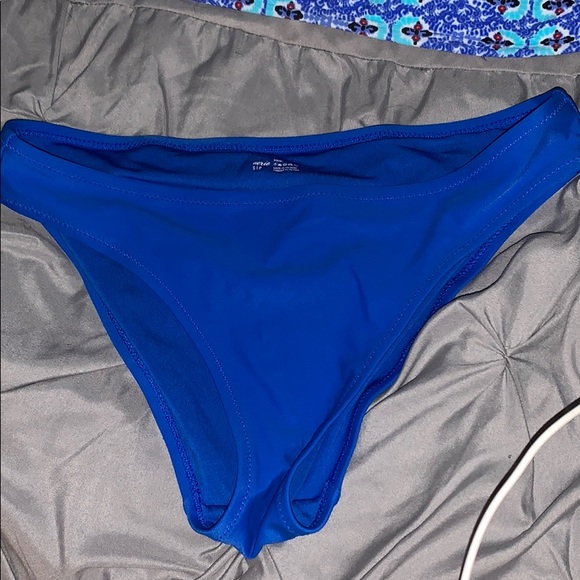 Royal blue bathing suit!! - Picture 2 of 4